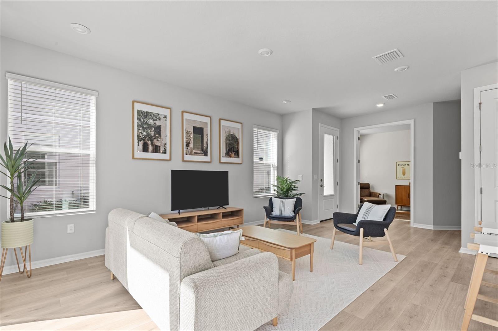 Listing photo id 8 for 17240 Balance Cove