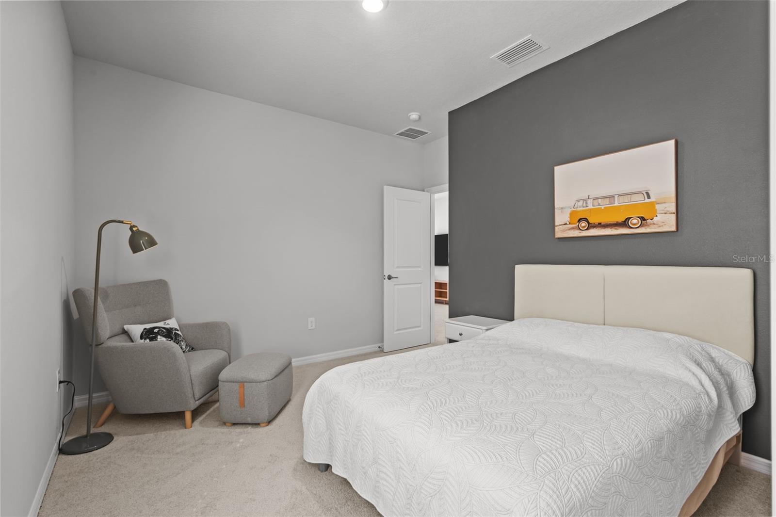 Listing photo id 19 for 17240 Balance Cove