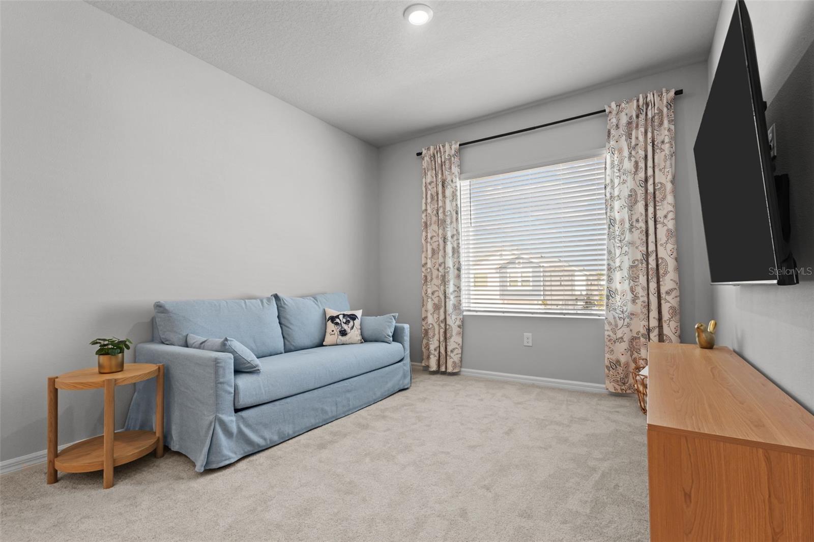 Listing photo id 3 for 17240 Balance Cove