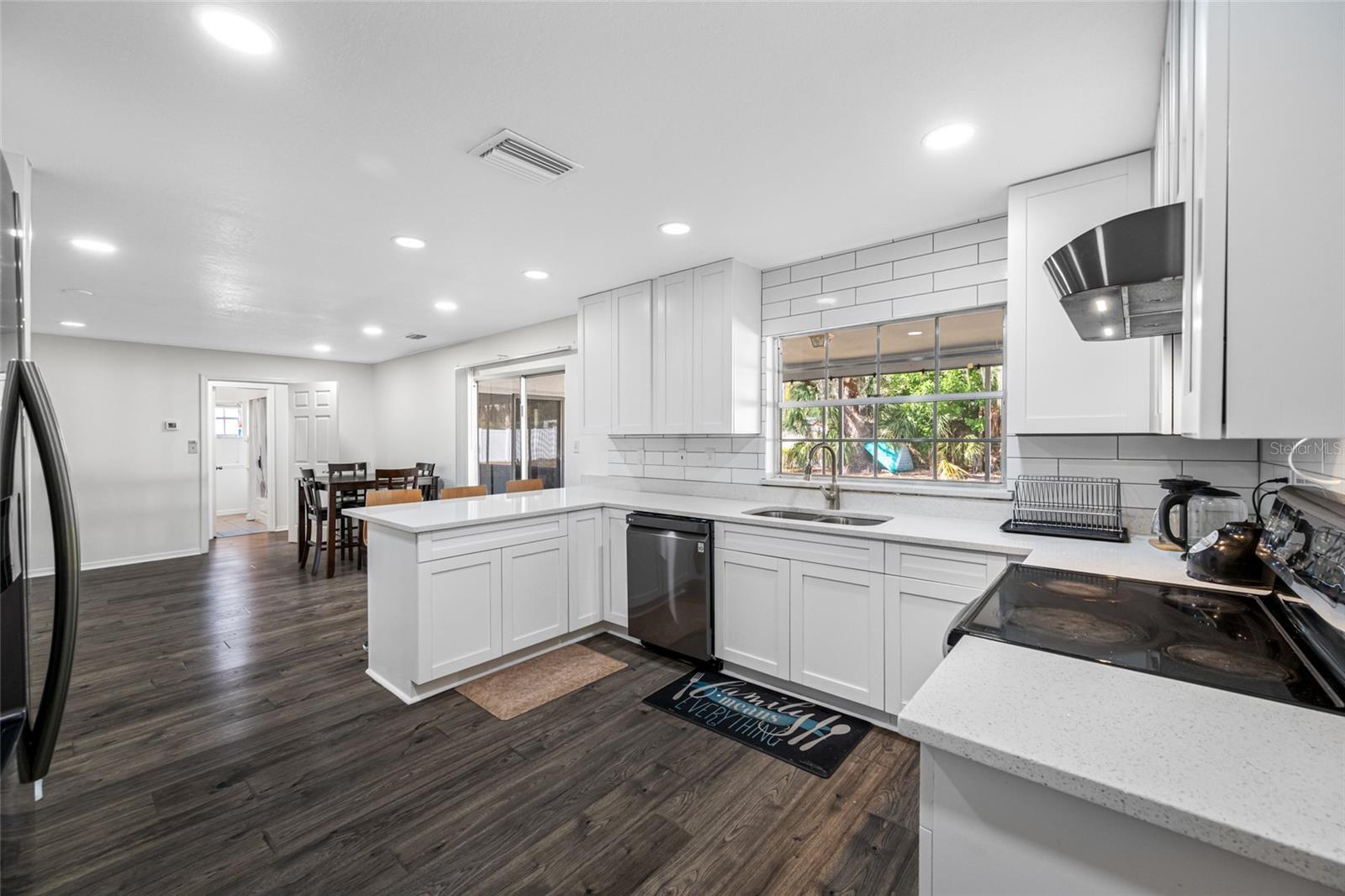 Image 14 of 53 For 3428 Yale Circle