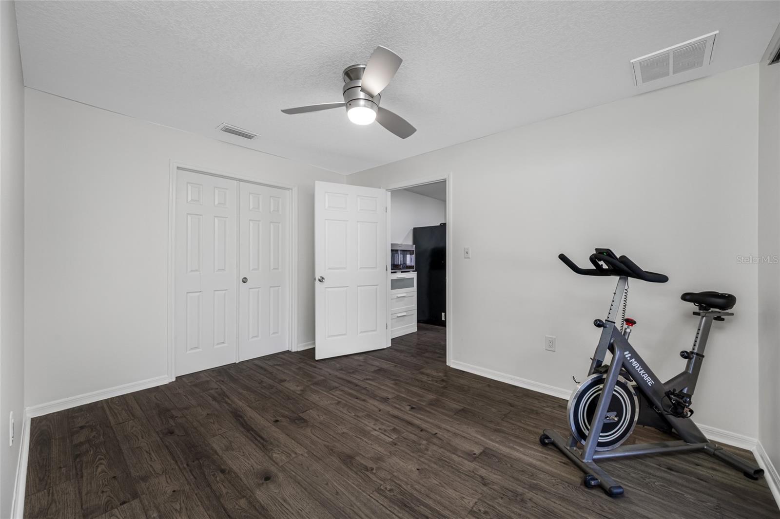 Image 18 of 53 For 3428 Yale Circle