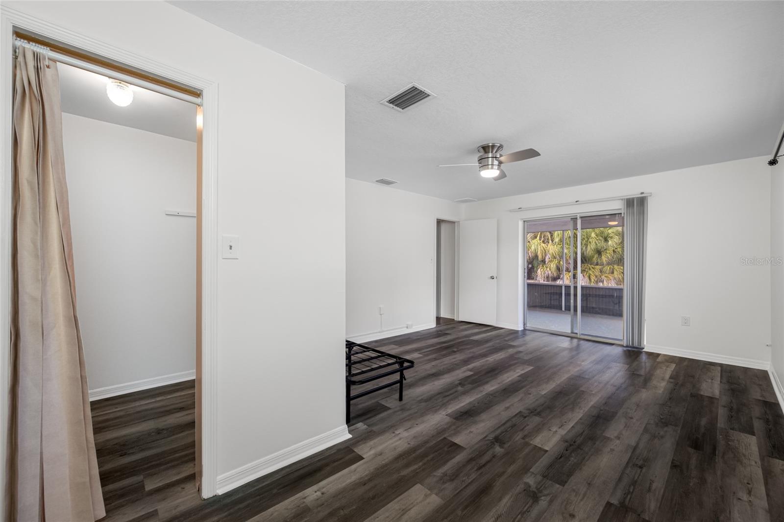 Image 21 of 53 For 3428 Yale Circle