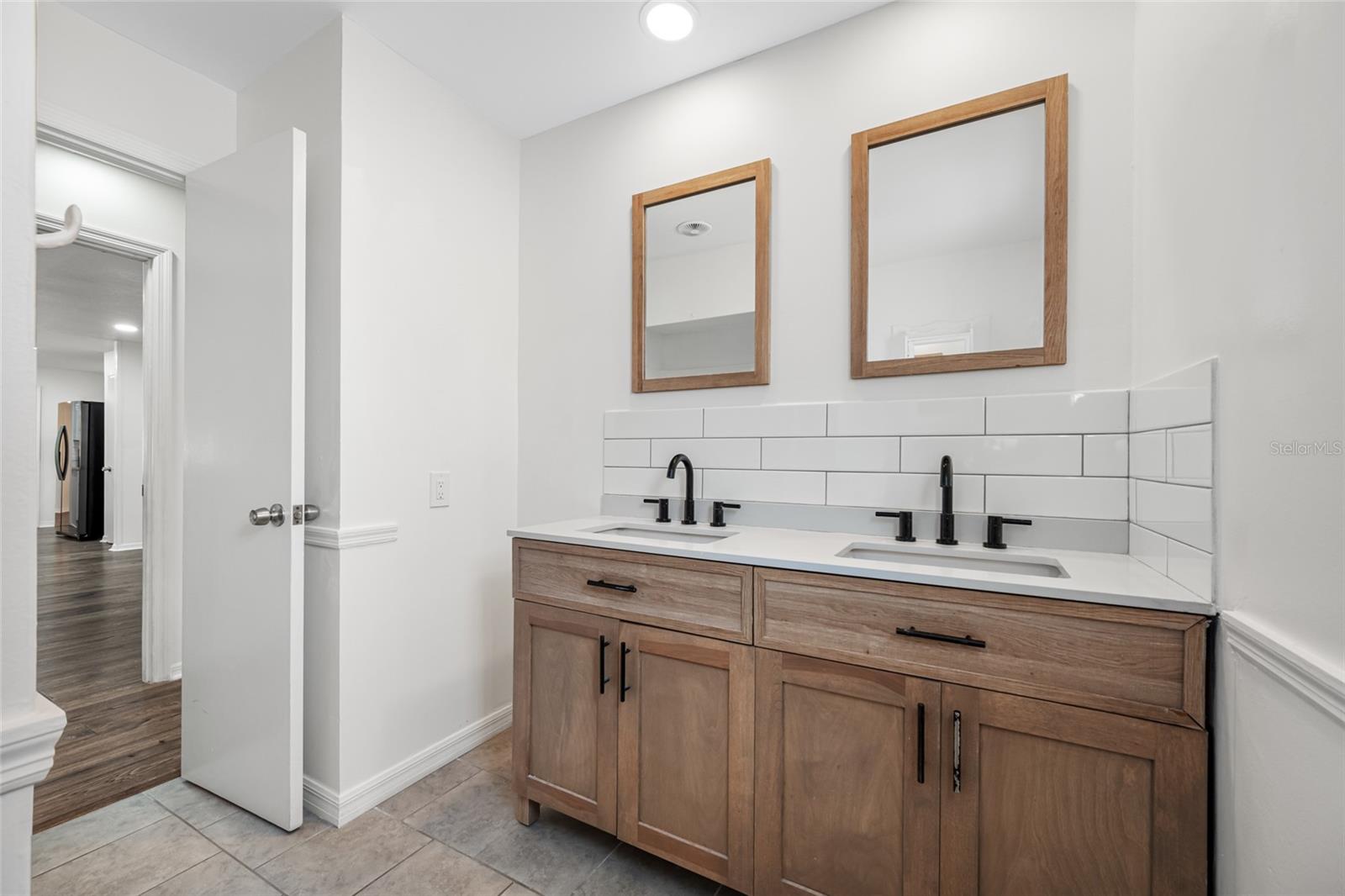 Image 33 of 53 For 3428 Yale Circle