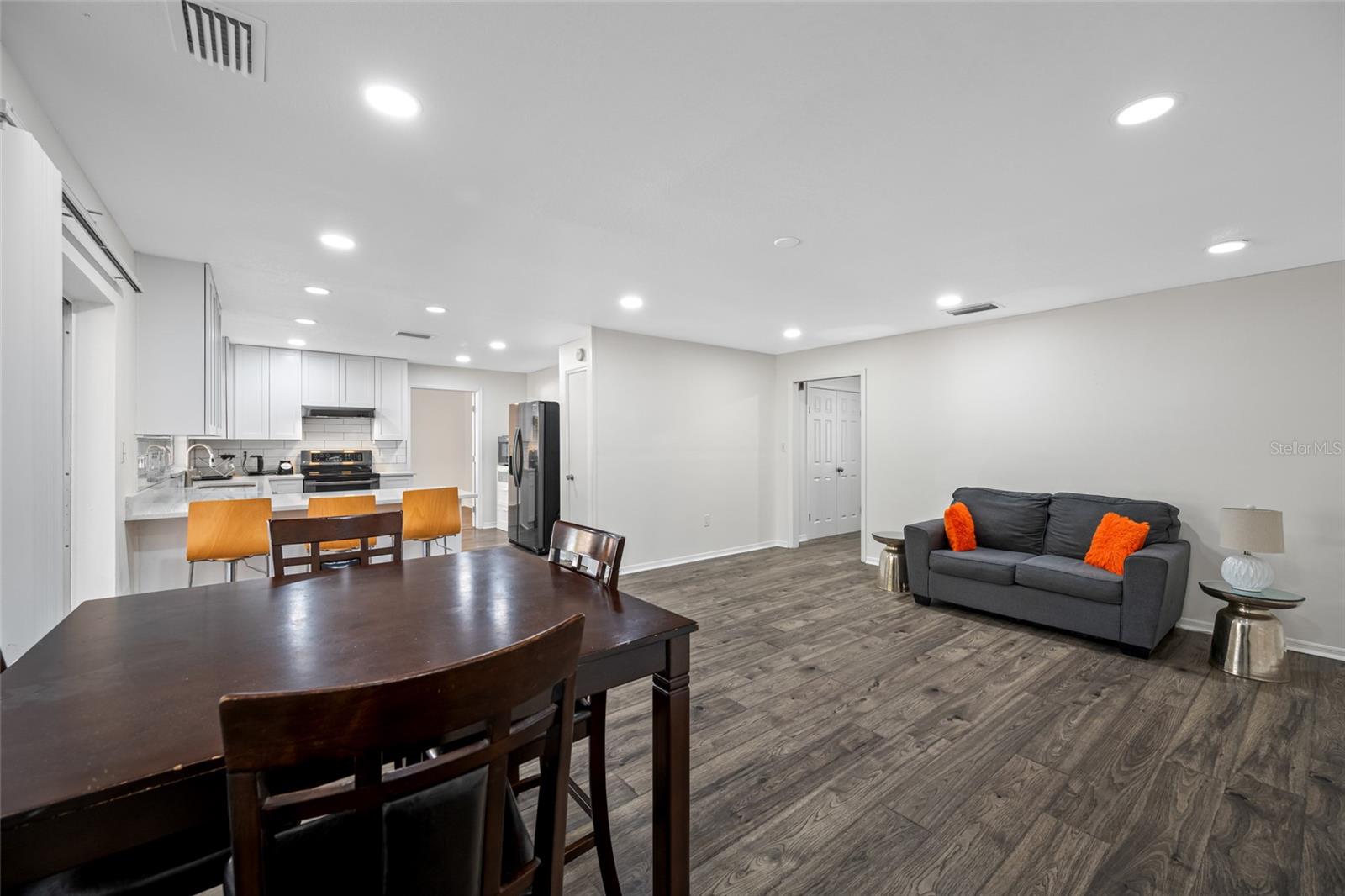 Image 7 of 53 For 3428 Yale Circle