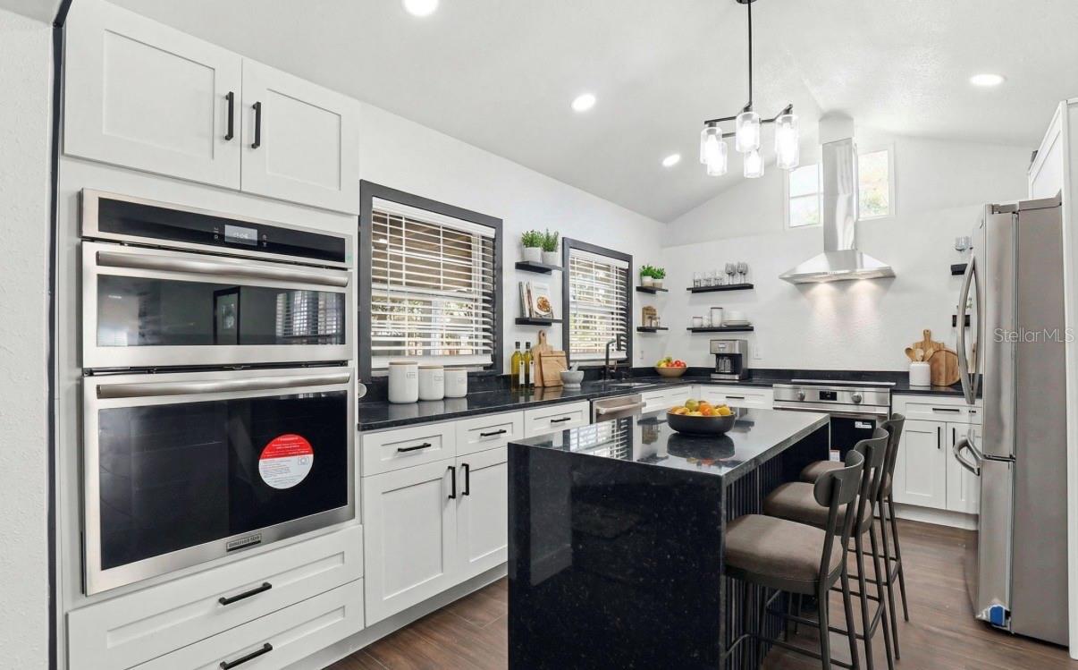 Image 28 of 67 For 2132 Bird Street