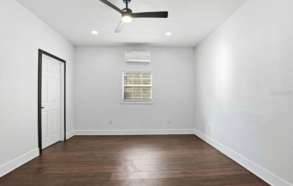 Image 38 of 67 For 2132 Bird Street