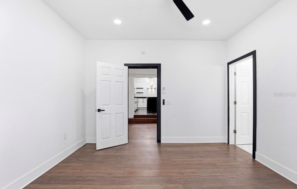 Image 40 of 67 For 2132 Bird Street