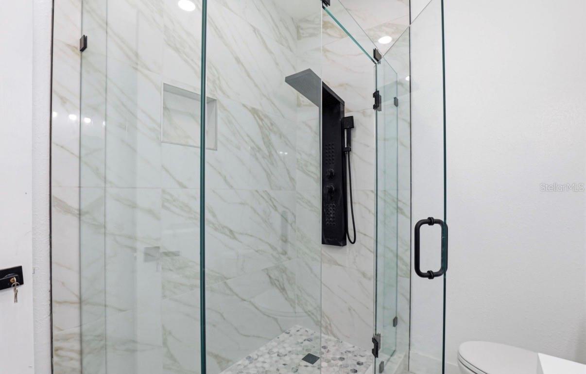 Image 41 of 67 For 2132 Bird Street