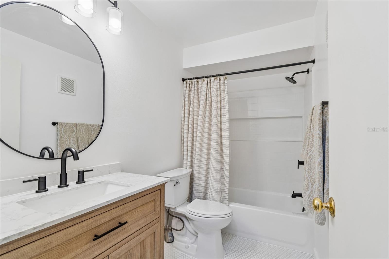 Image 18 of 25 For 9785 86th Avenue 9785