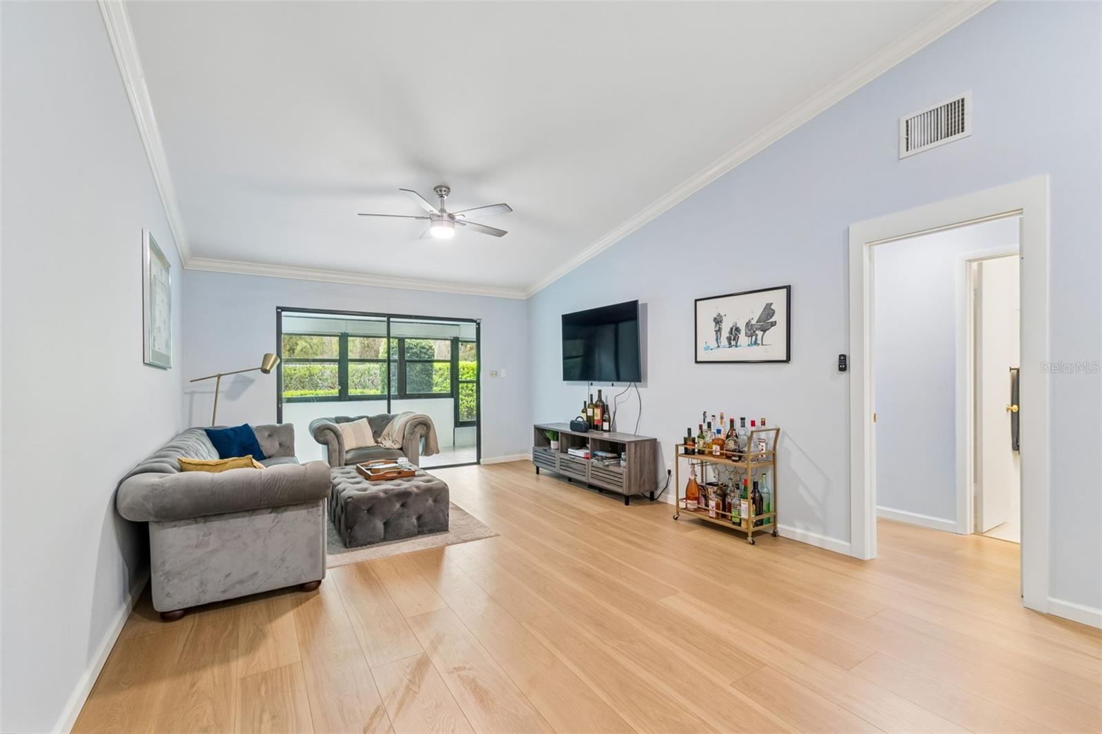 Image 6 of 25 For 9785 86th Avenue 9785