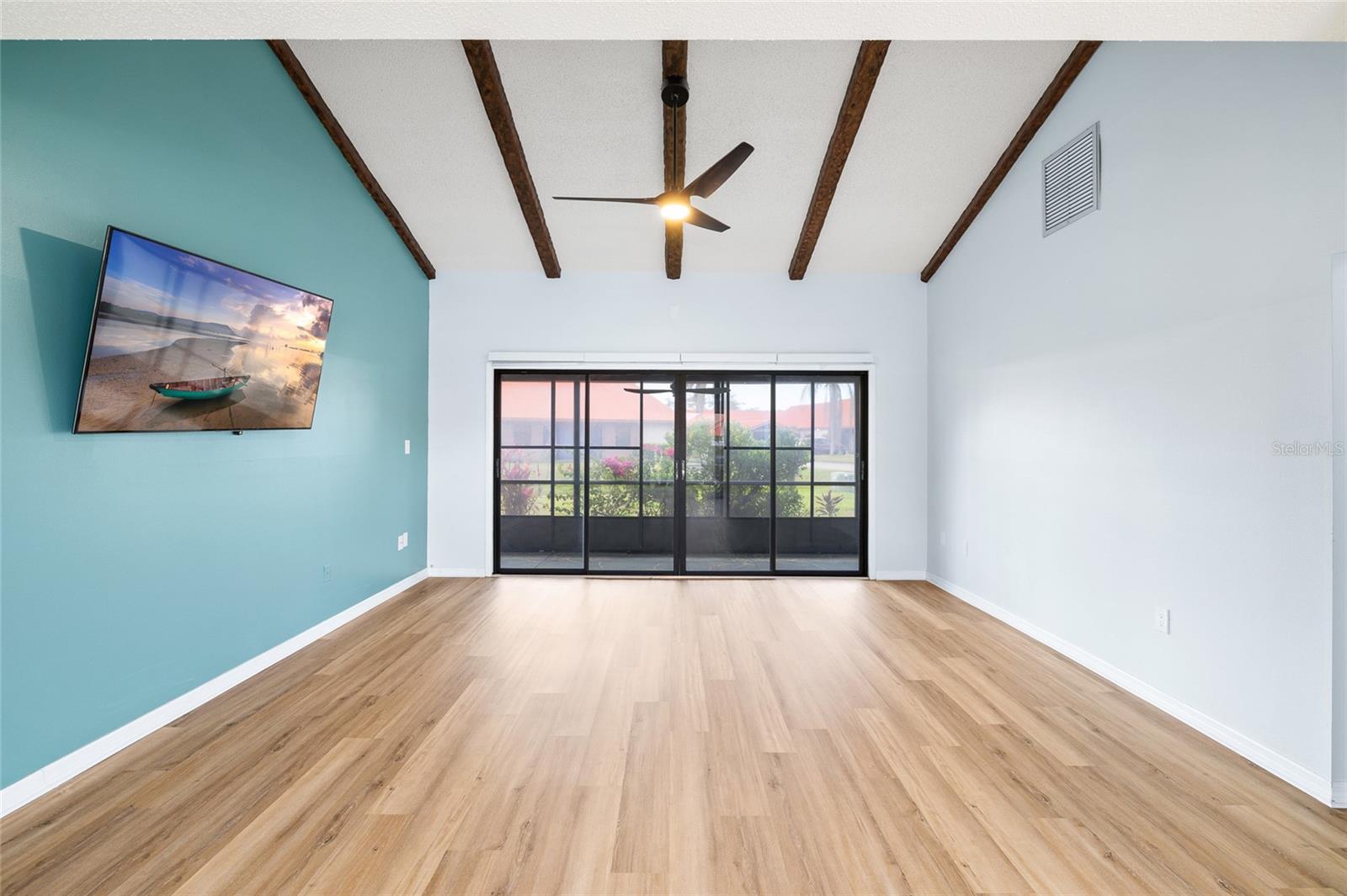 Image 11 of 37 For 6535 Draw Lane 85