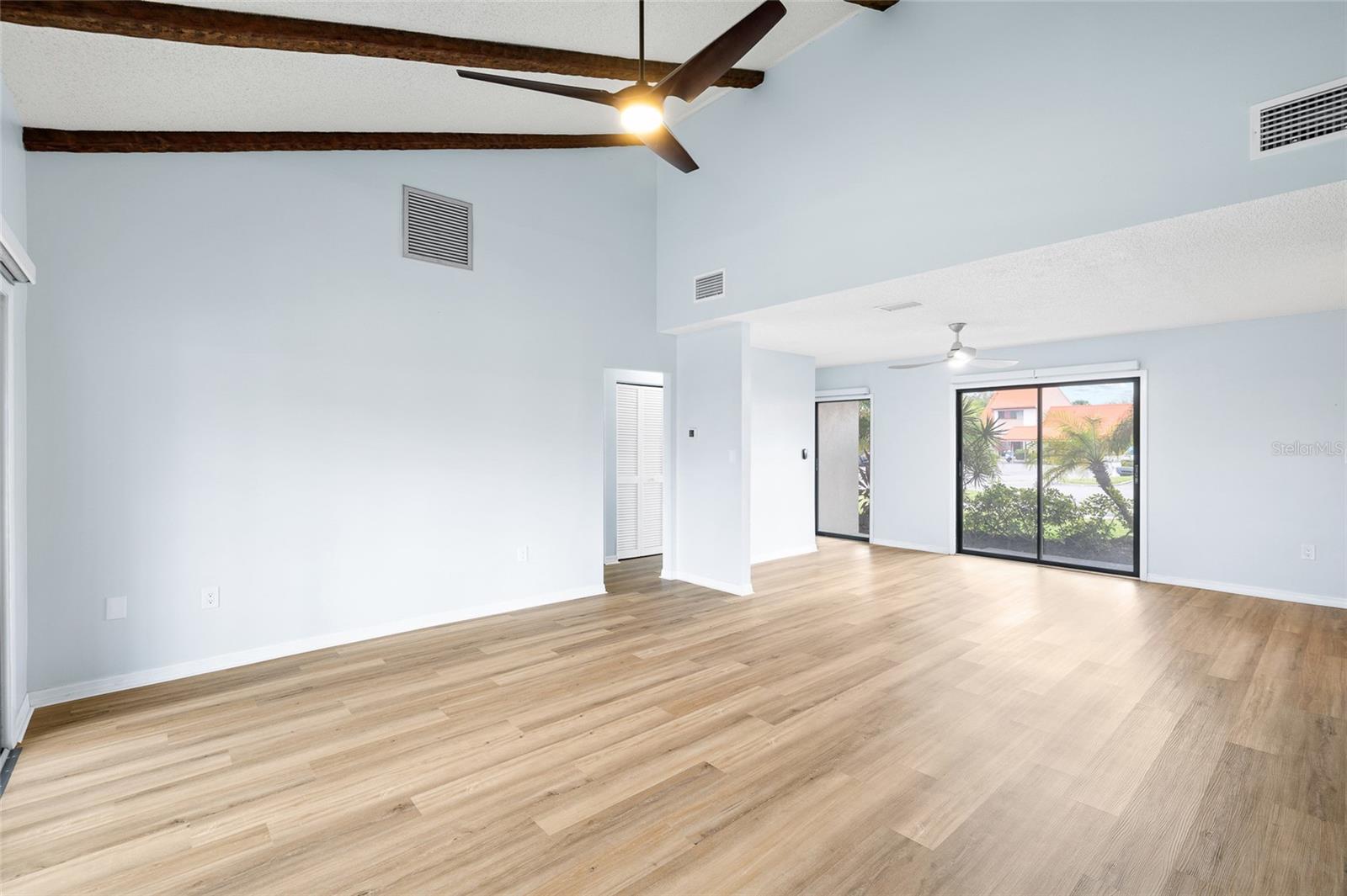 Image 12 of 37 For 6535 Draw Lane 85