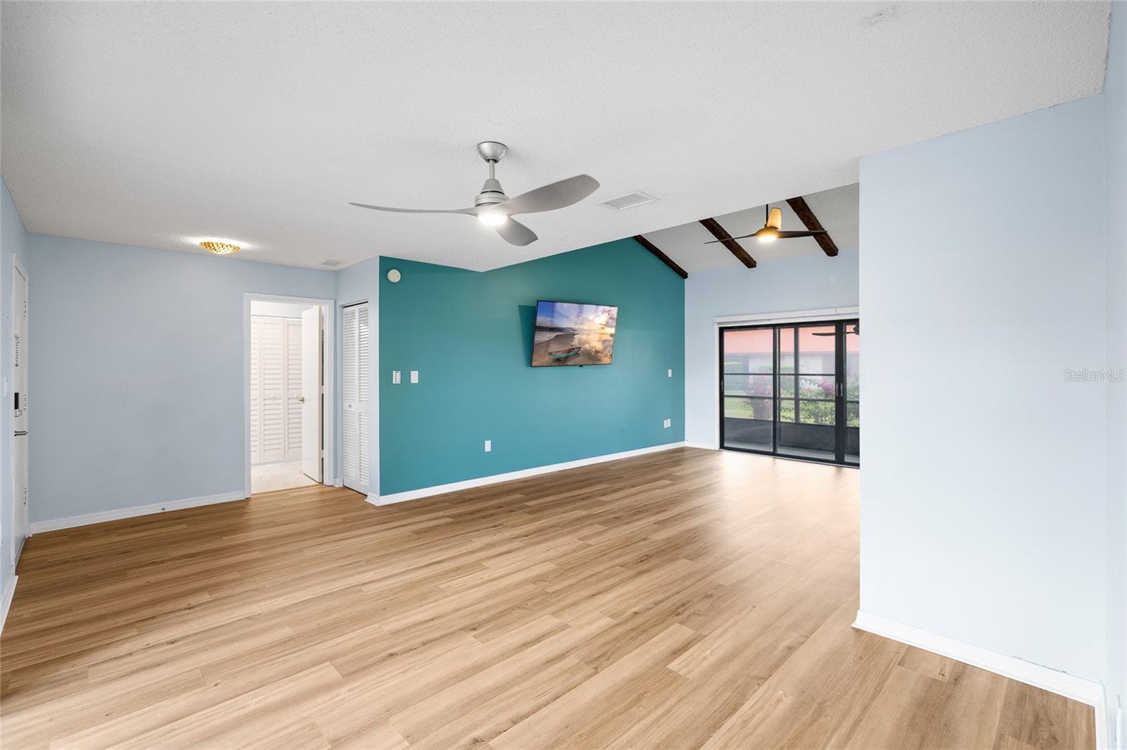 Image 14 of 37 For 6535 Draw Lane 85