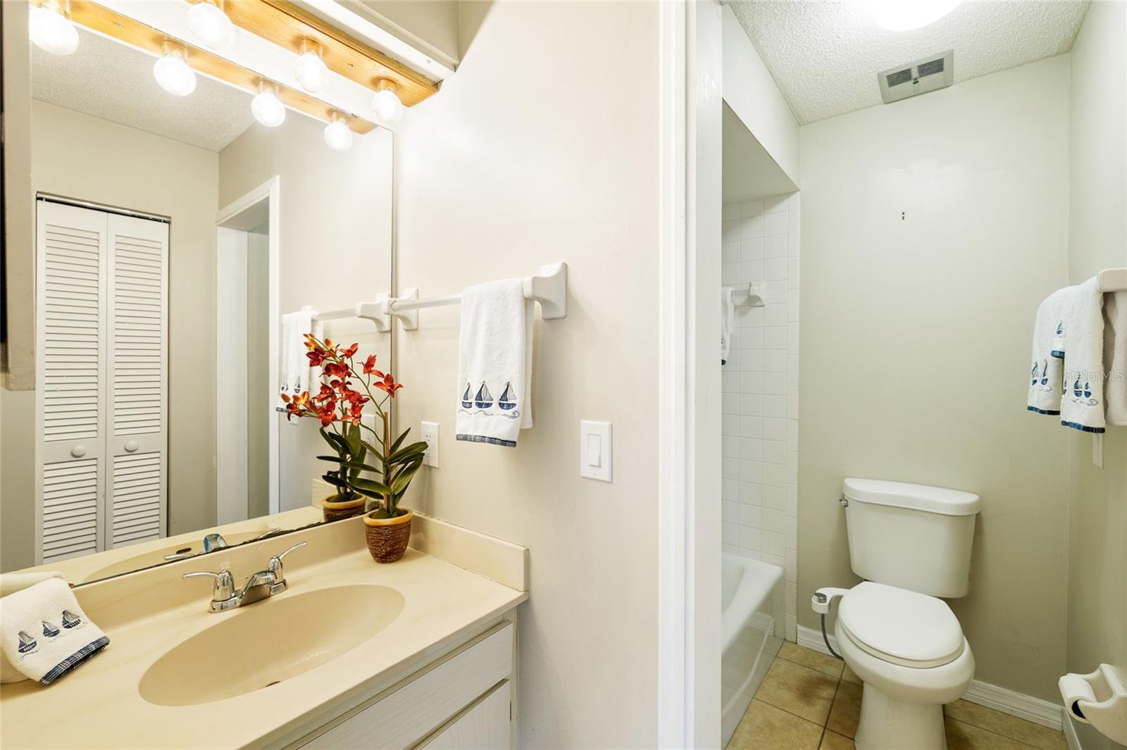 Image 24 of 37 For 6535 Draw Lane 85