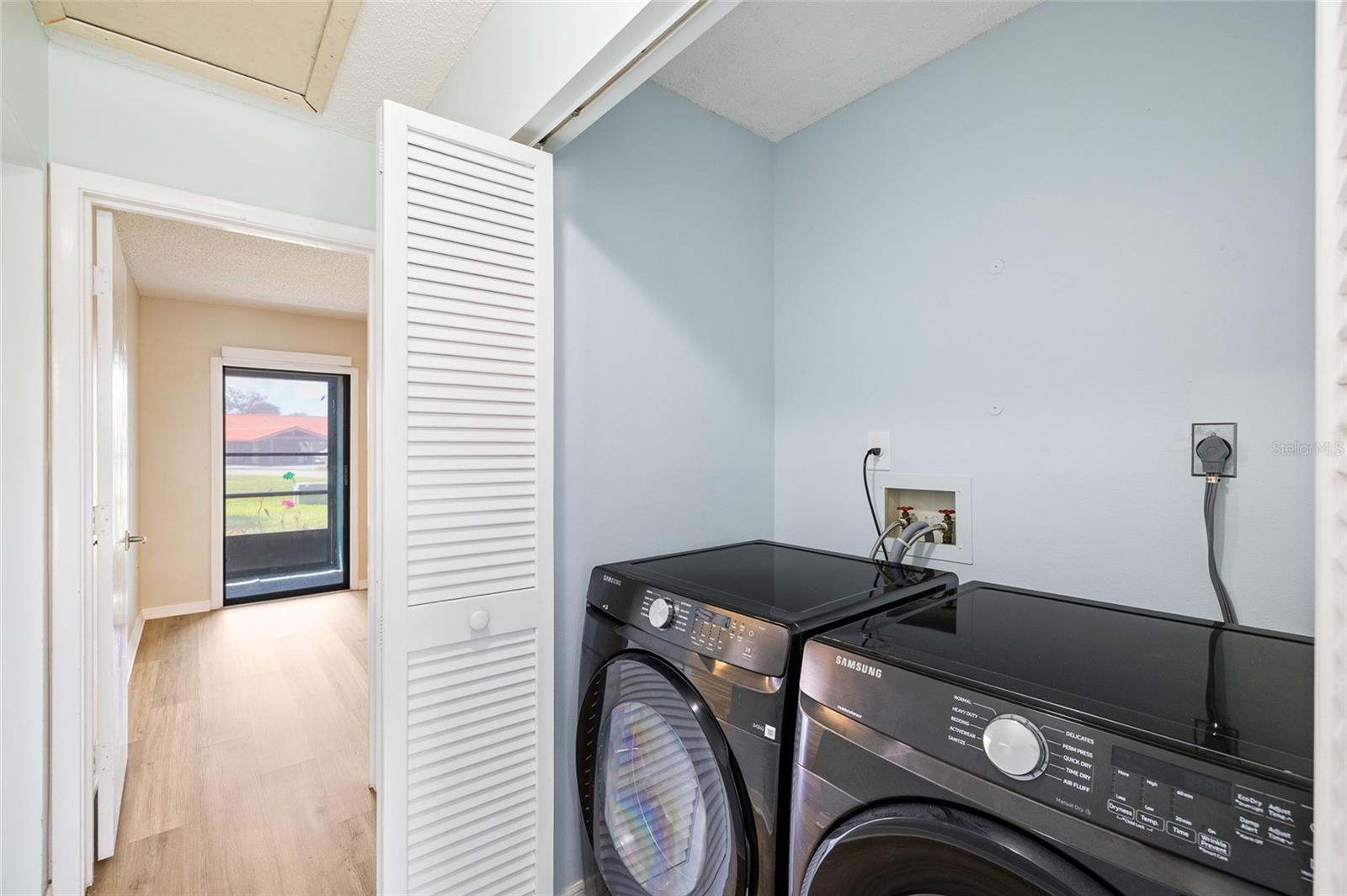 Image 26 of 37 For 6535 Draw Lane 85