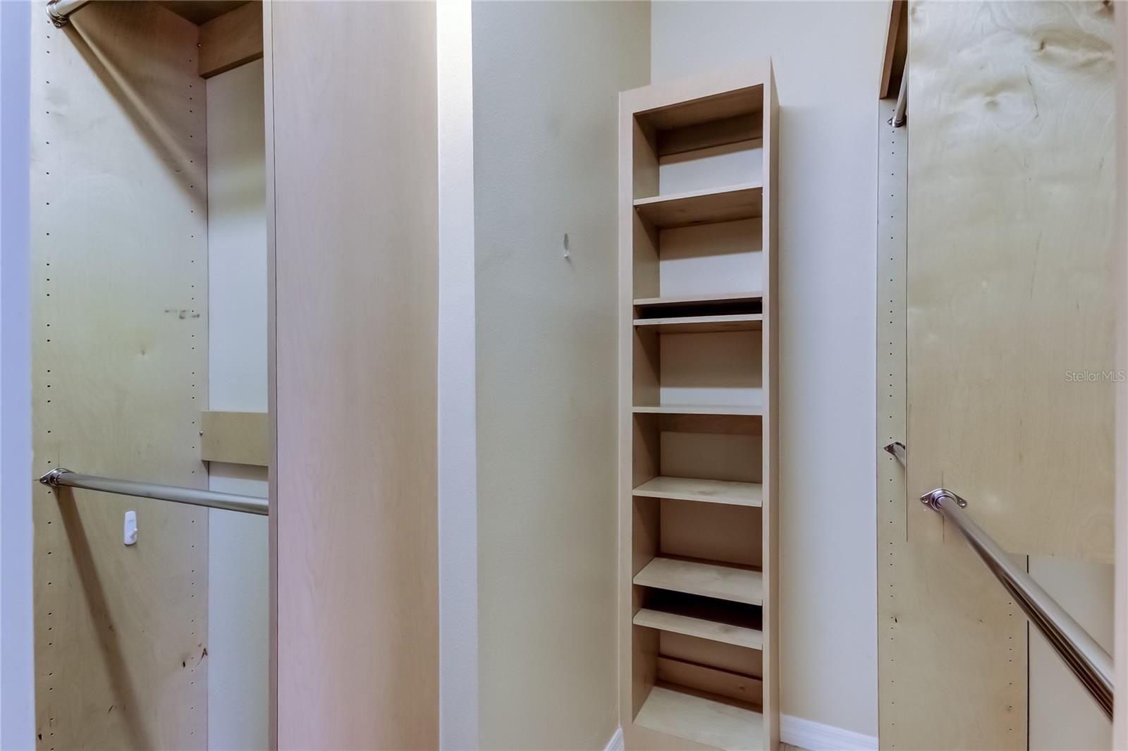 Image 11 of 50 For 11303 Shipwatch Lane 1865