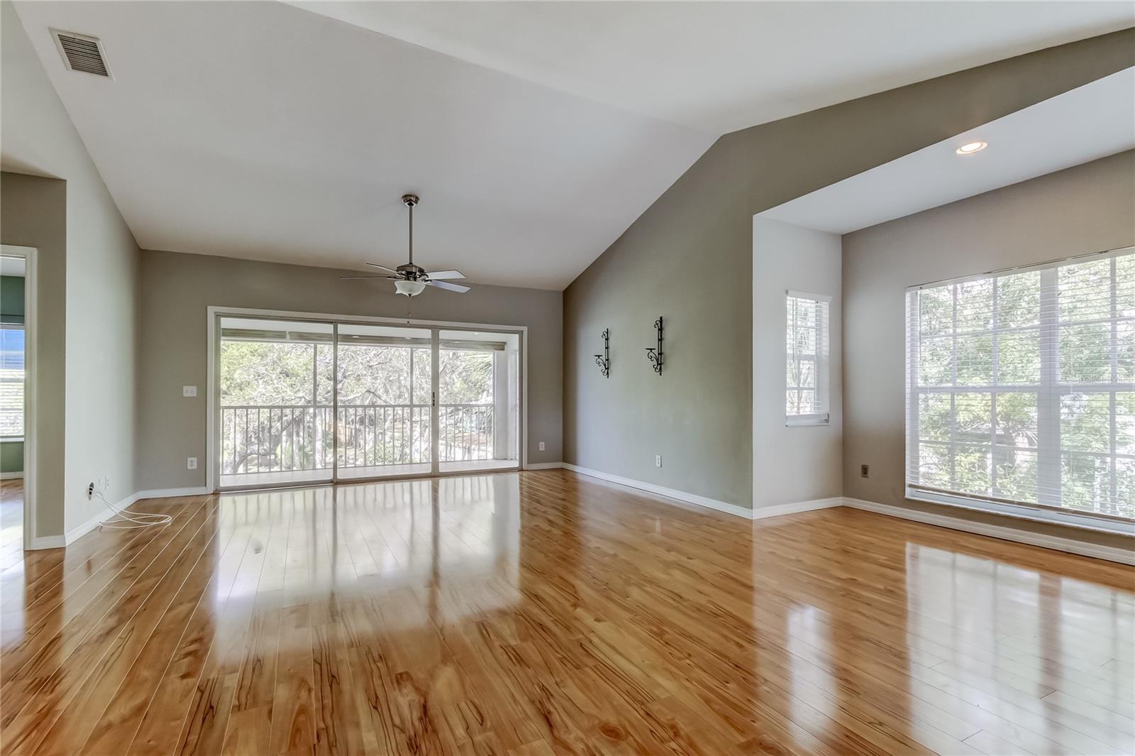 Image 21 of 50 For 11303 Shipwatch Lane 1865