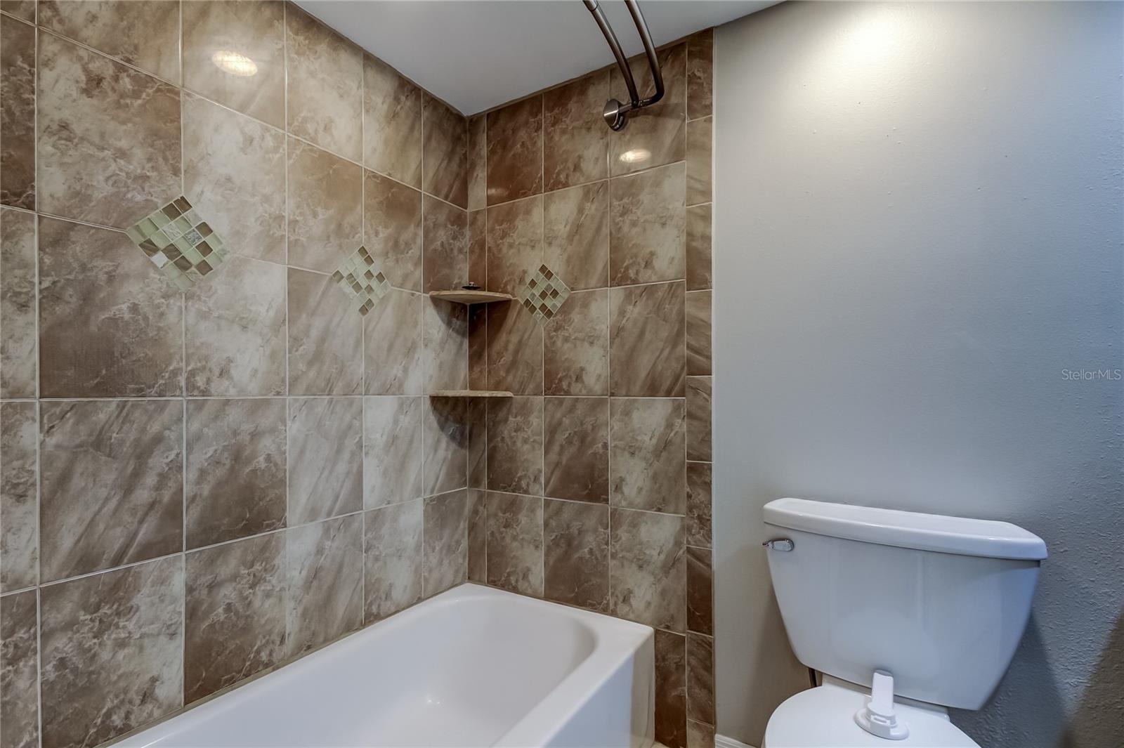 Image 23 of 50 For 11303 Shipwatch Lane 1865