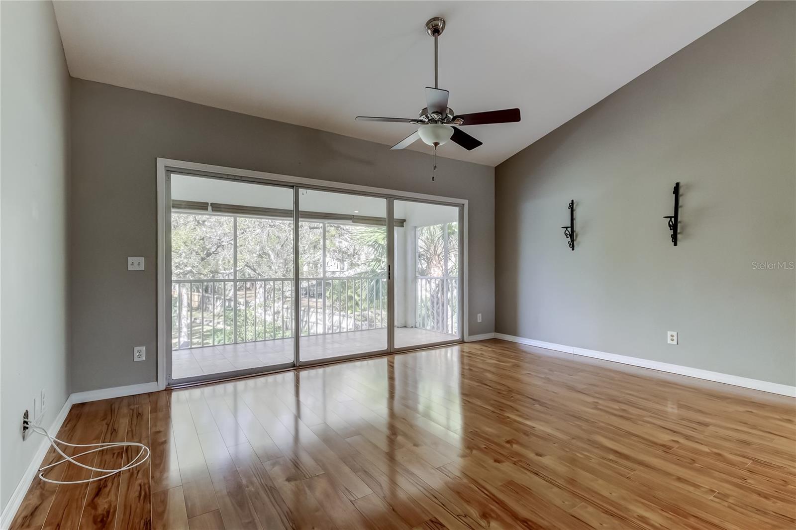 Image 26 of 50 For 11303 Shipwatch Lane 1865