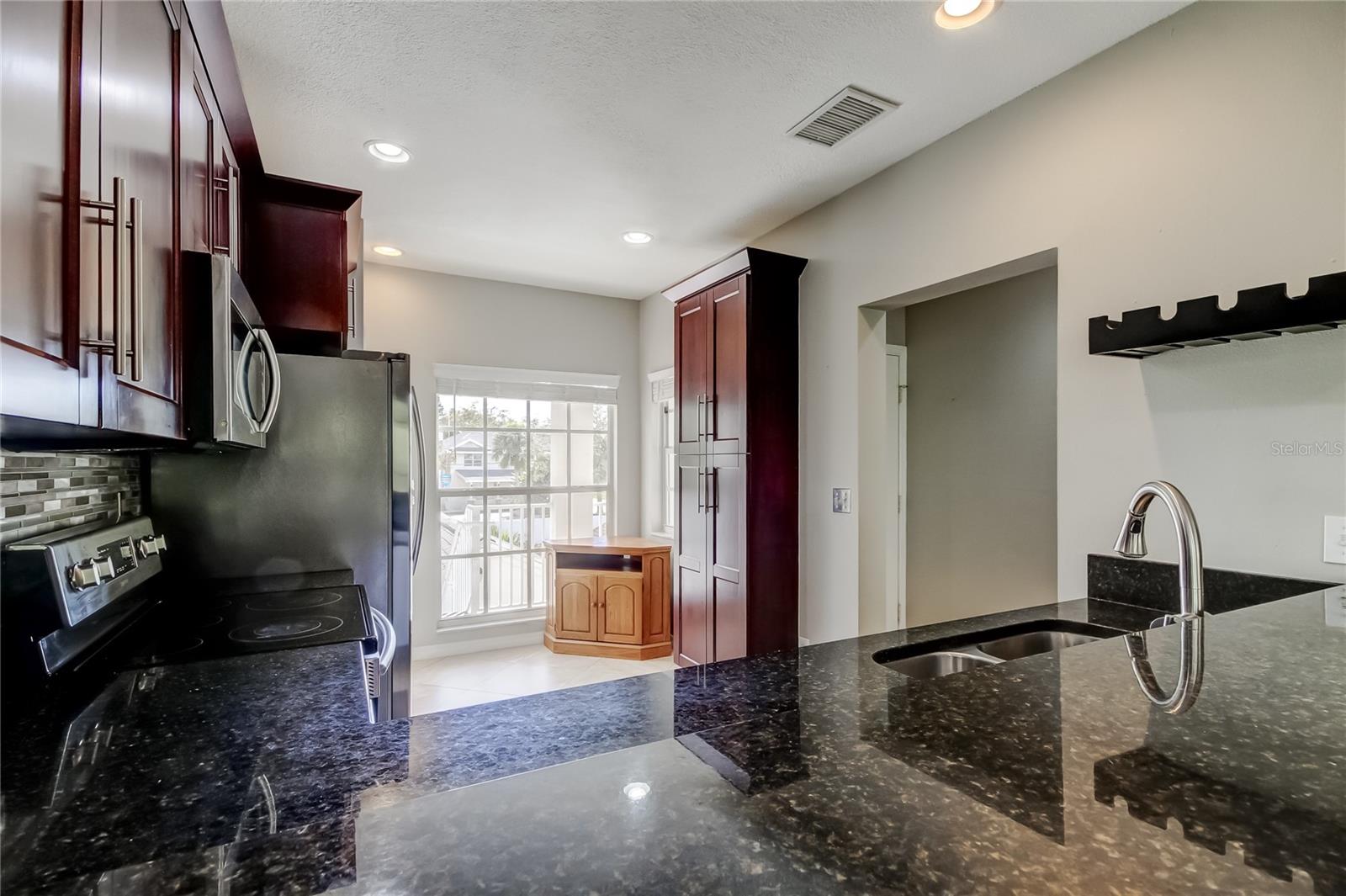 Image 33 of 50 For 11303 Shipwatch Lane 1865