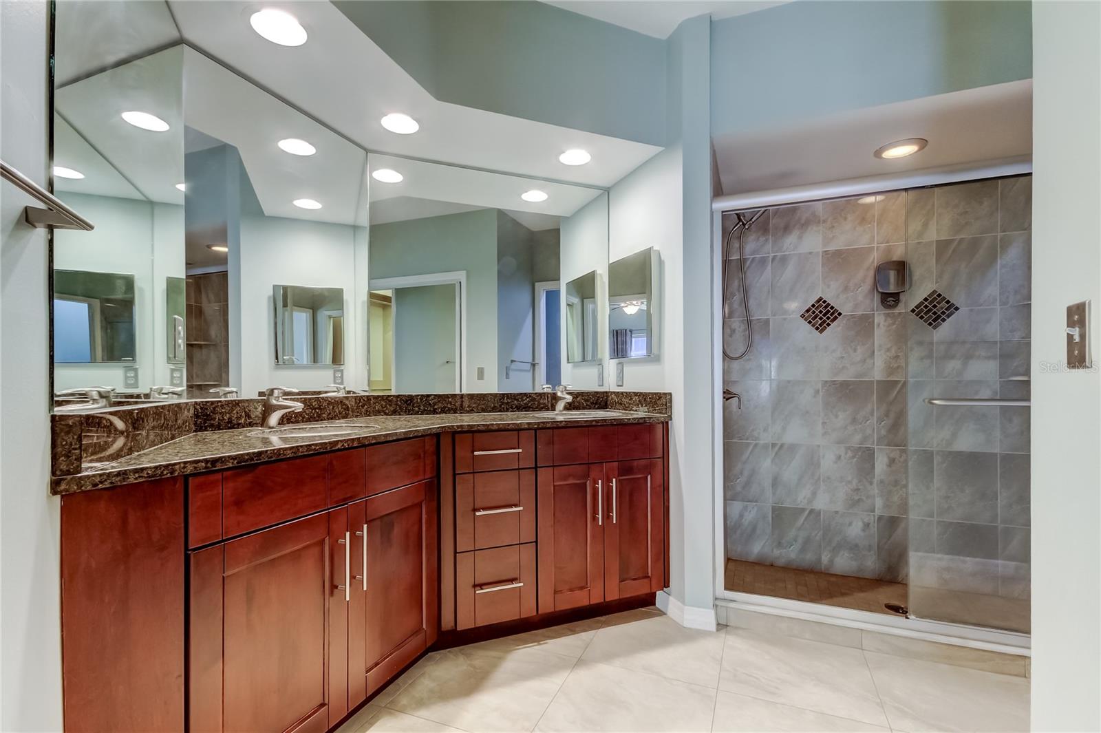 Image 8 of 50 For 11303 Shipwatch Lane 1865