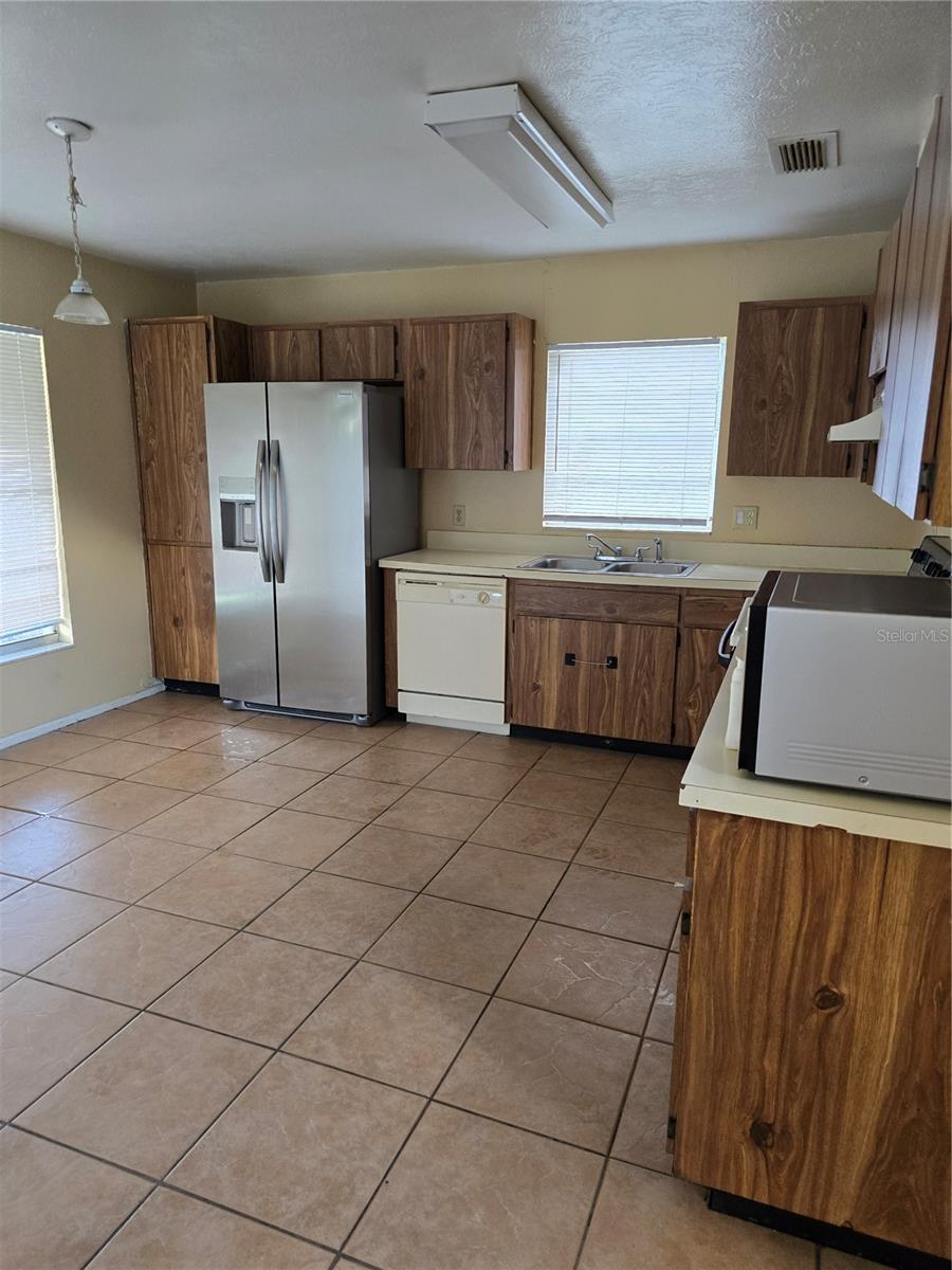 Image 5 of 5 For 710 Stillview Circle