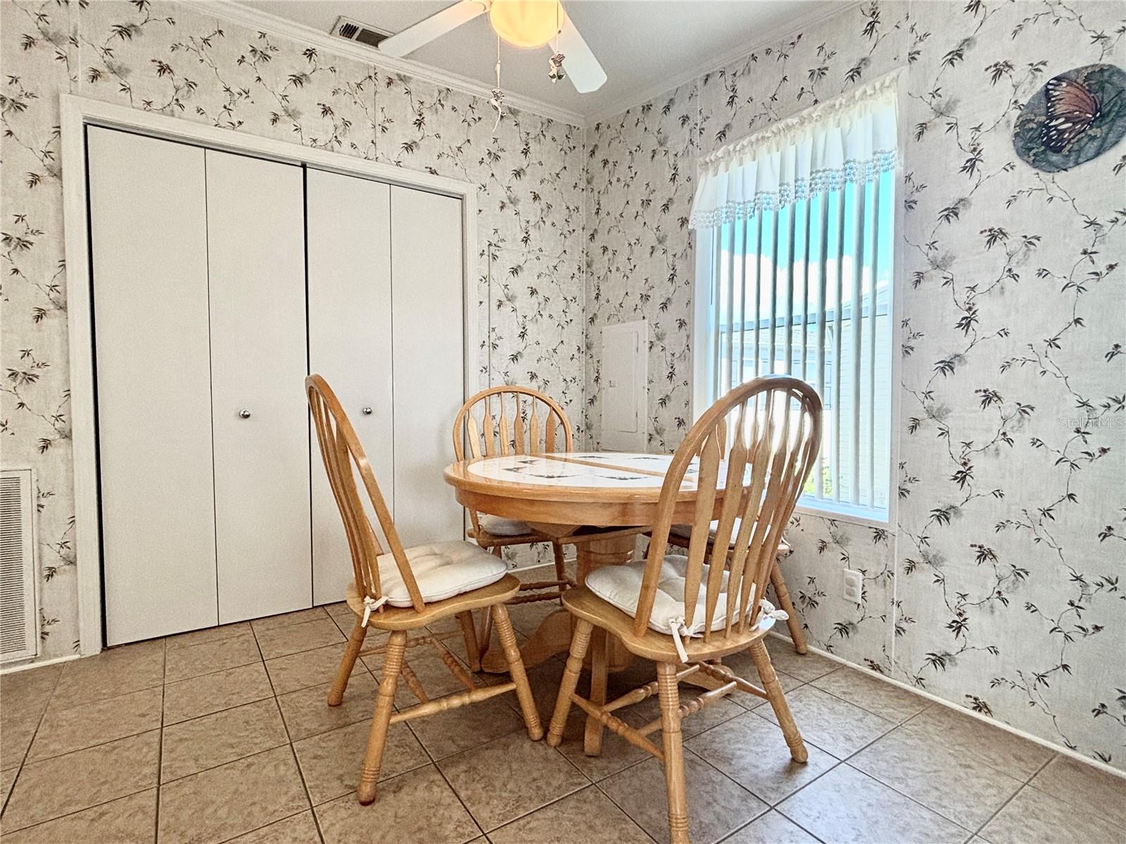Image 10 of 33 For 136 Americana Court Ne 230
