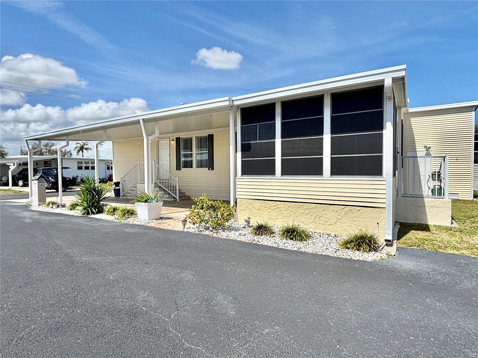 Image 4 of 33 For 136 Americana Court Ne 230