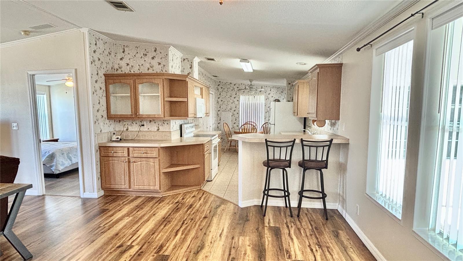 Image 6 of 33 For 136 Americana Court Ne 230