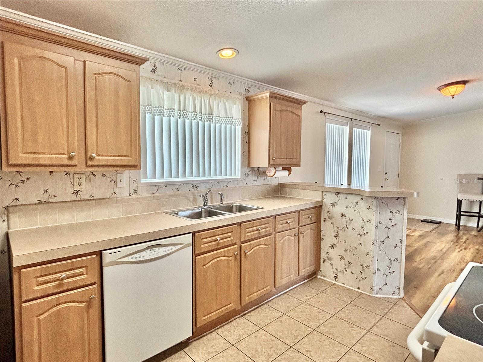 Image 9 of 33 For 136 Americana Court Ne 230