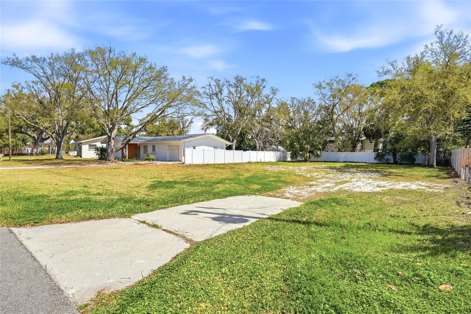 Image 4 of 41 For 216 Shore Drive