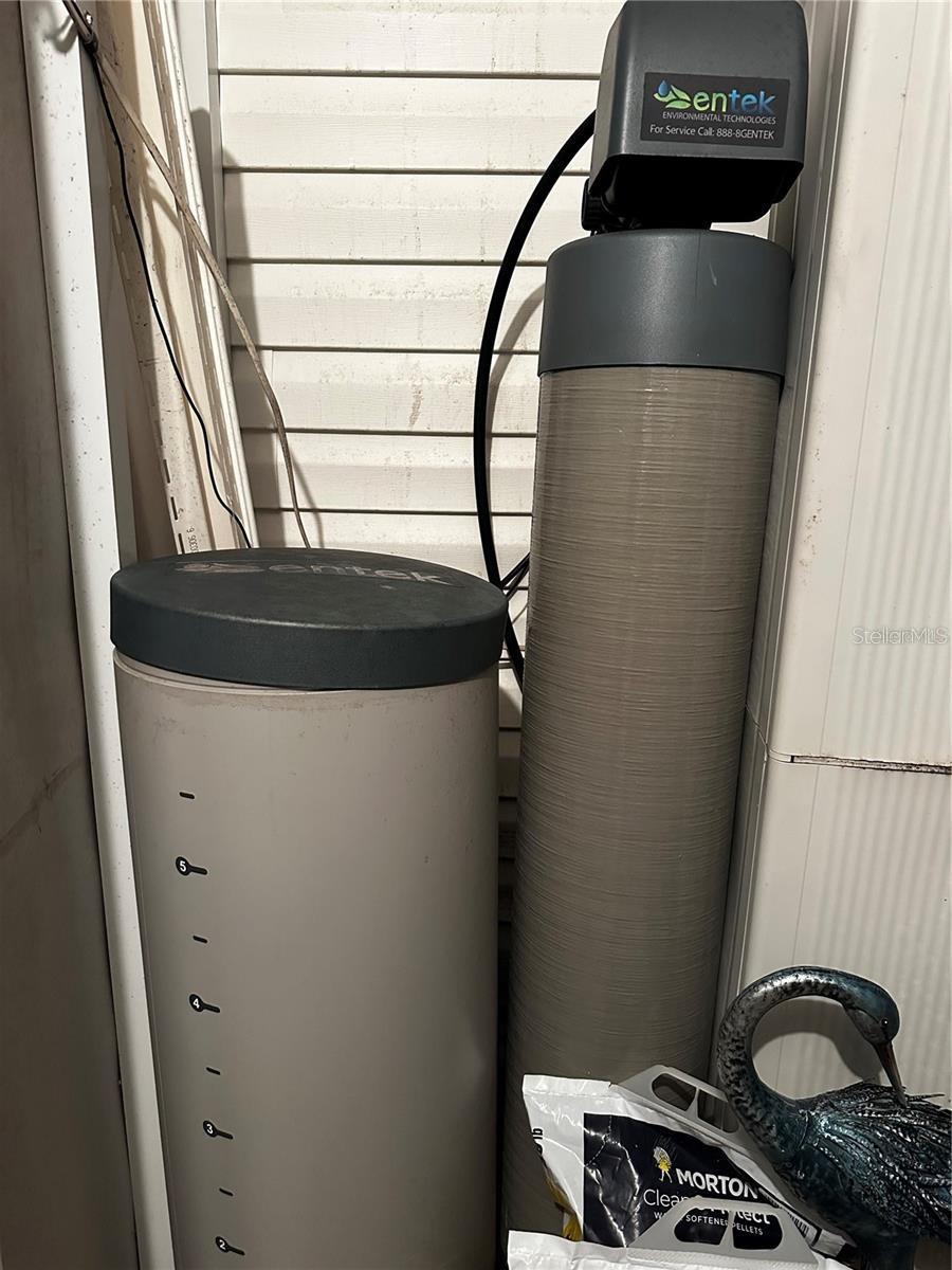 Image 23 of 45 For 1100 Belcher Road S 406