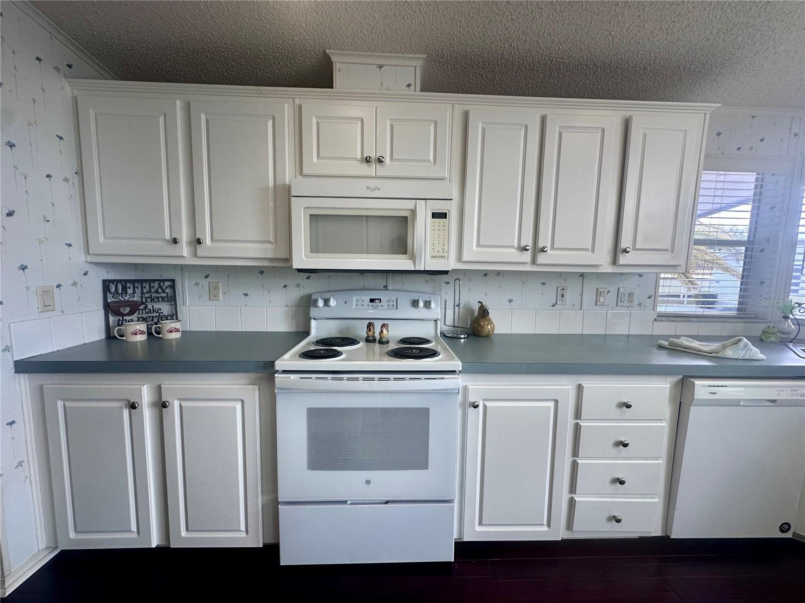 Image 7 of 45 For 1100 Belcher Road S 406