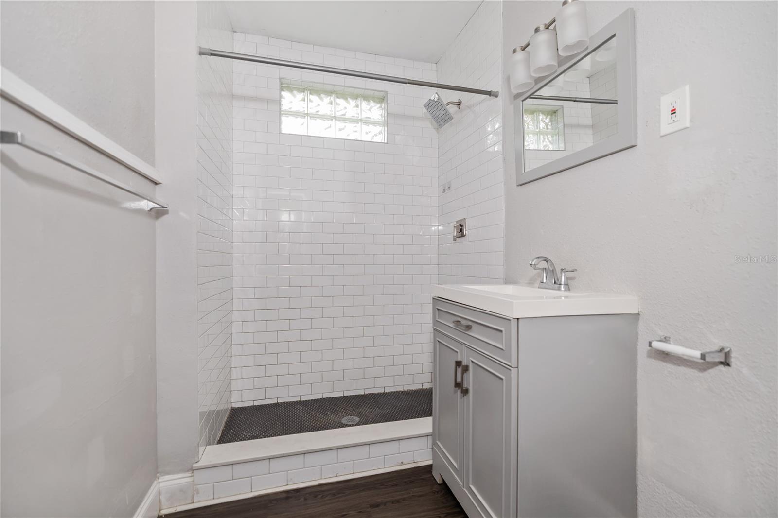 Image 12 of 15 For 409 Floribraska Avenue C