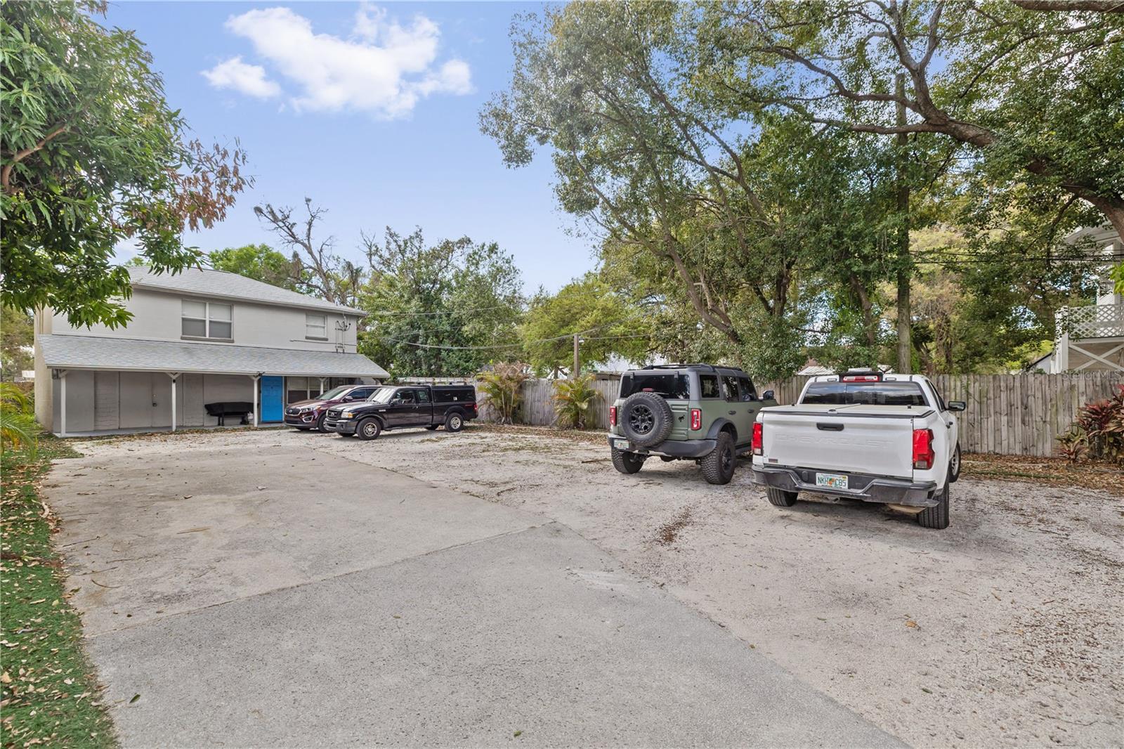 Image 15 of 15 For 409 Floribraska Avenue C