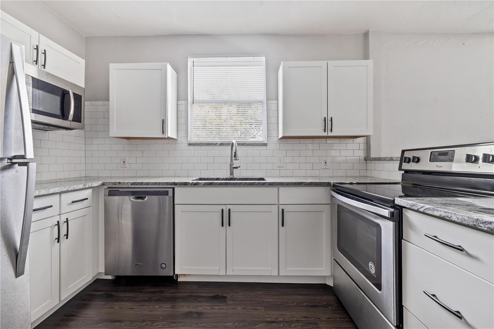 Image 5 of 15 For 409 Floribraska Avenue C