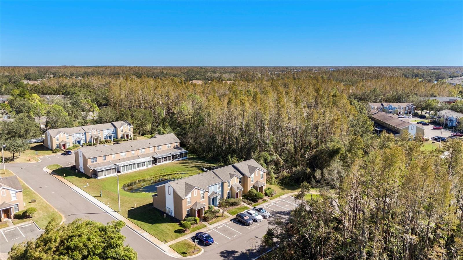 Listing photo id 27 for 1246 Charlesworth Drive