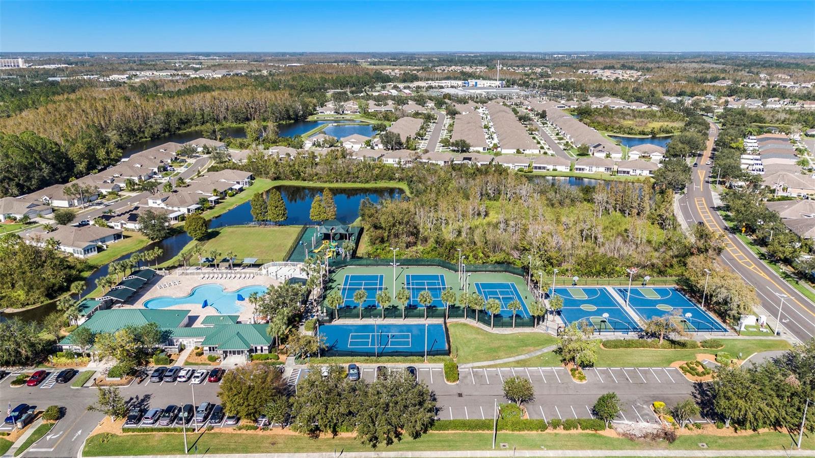 Listing photo id 28 for 1246 Charlesworth Drive