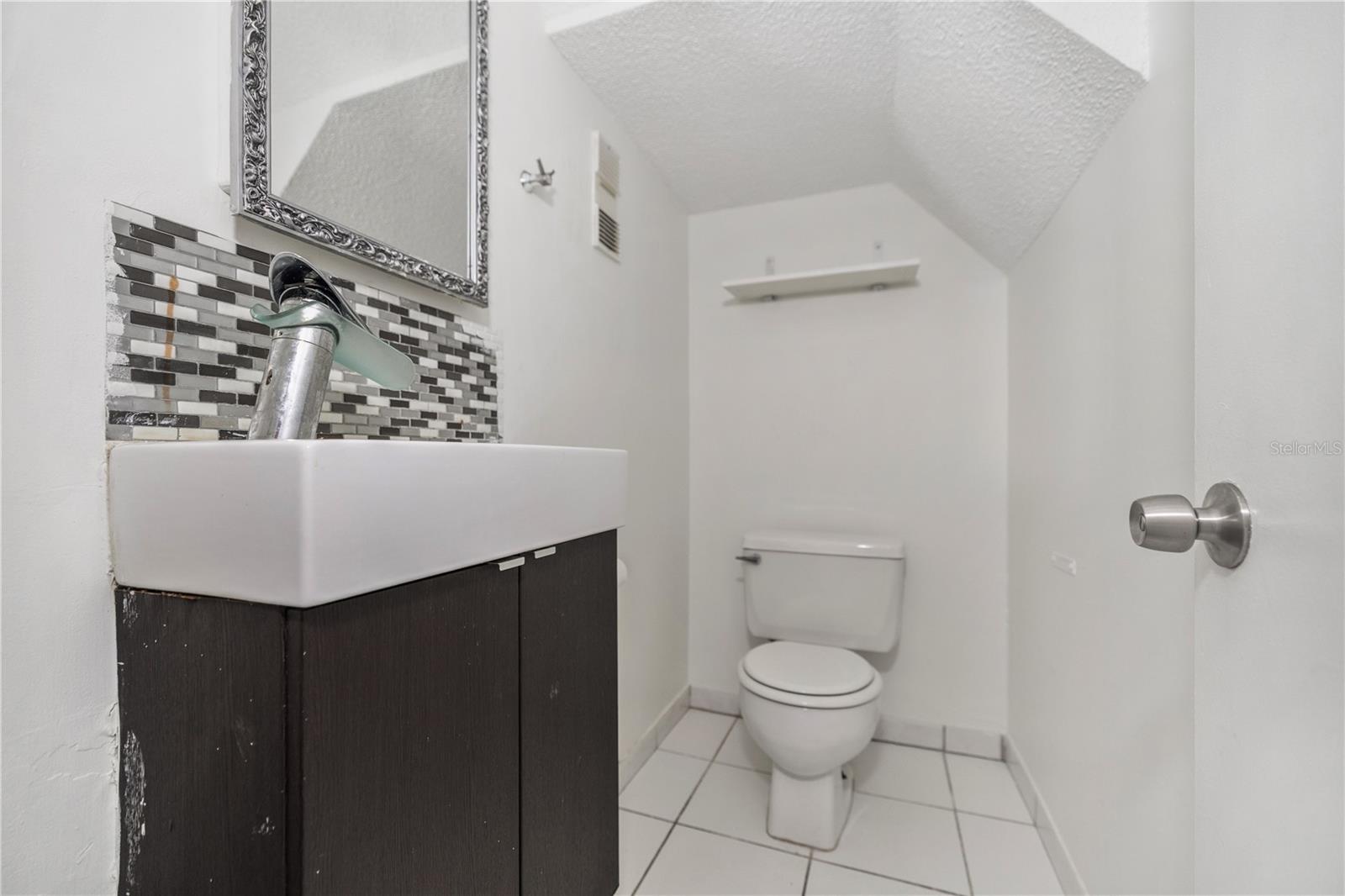 Image 10 of 21 For 14414 Reuter Strasse Circle 212