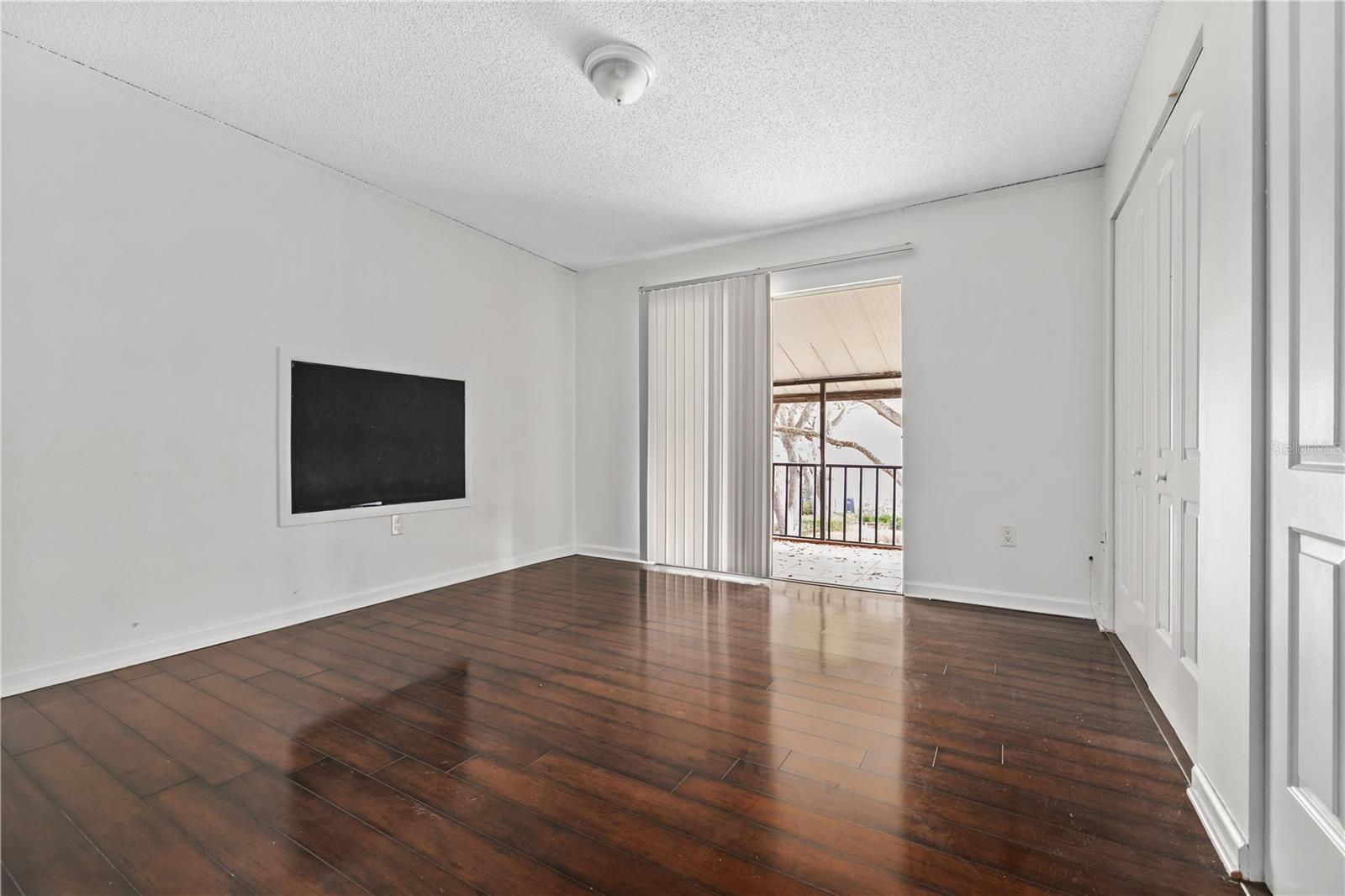 Image 12 of 21 For 14414 Reuter Strasse Circle 212