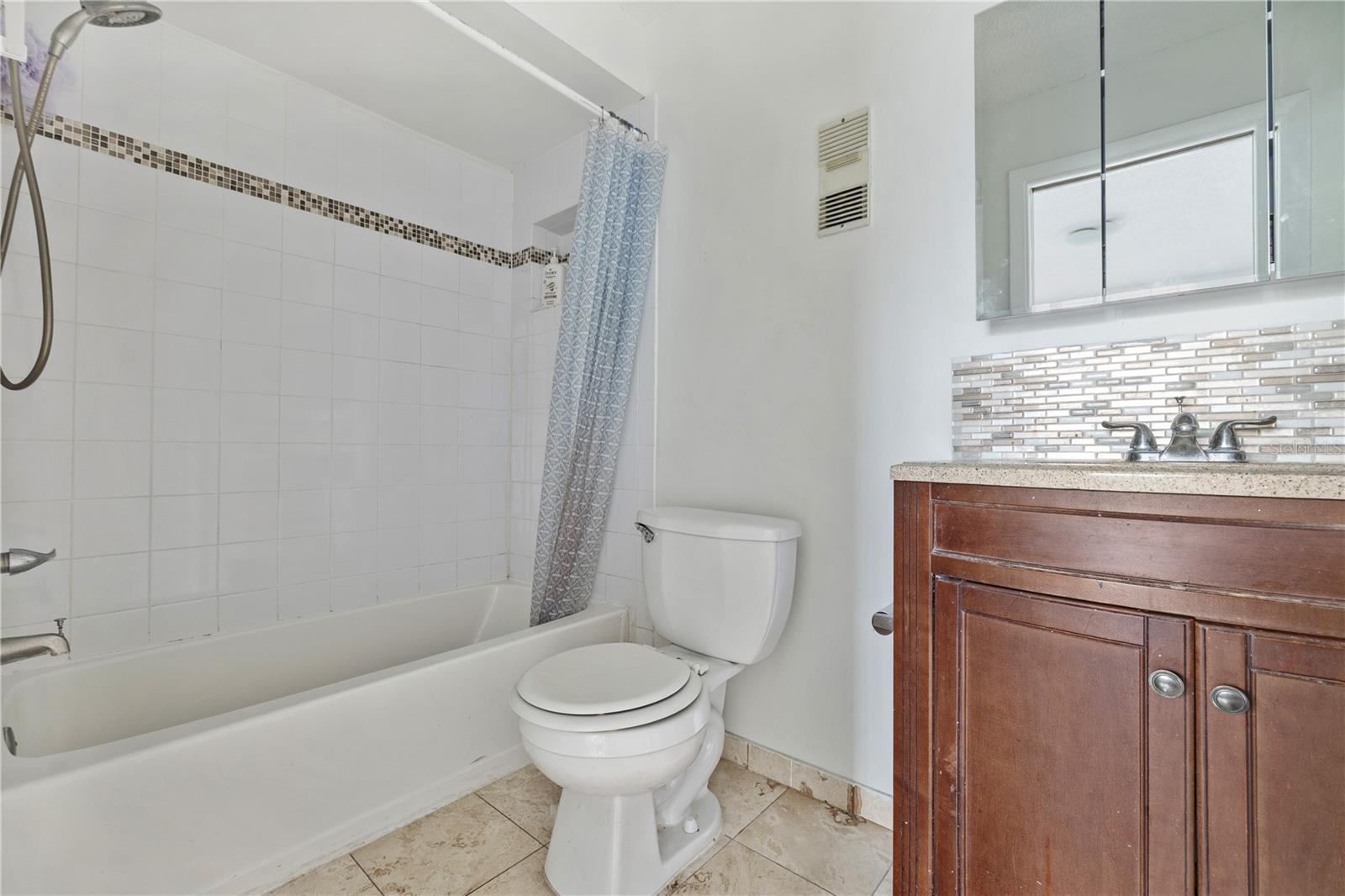 Image 17 of 21 For 14414 Reuter Strasse Circle 212