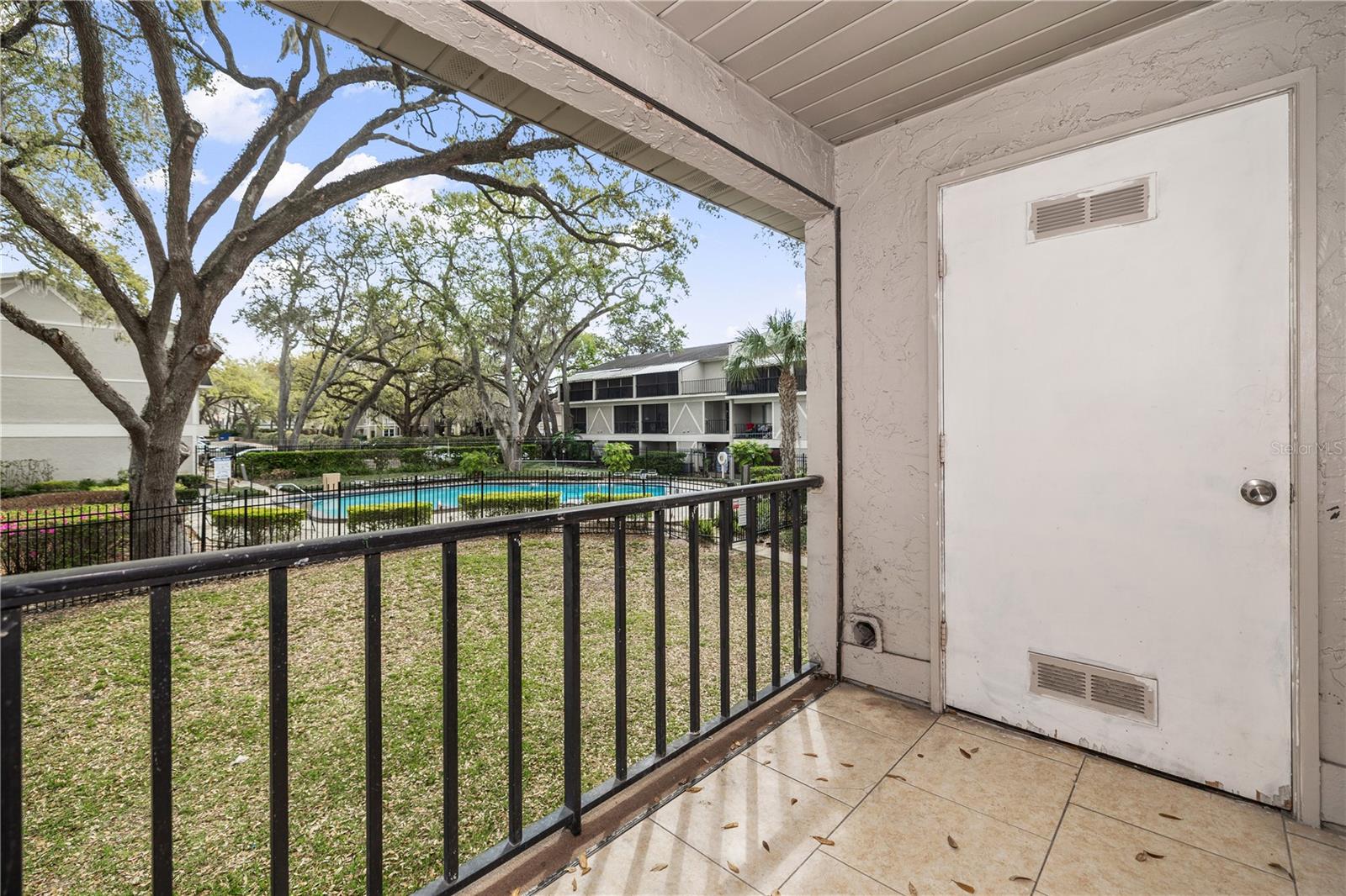 Image 19 of 21 For 14414 Reuter Strasse Circle 212