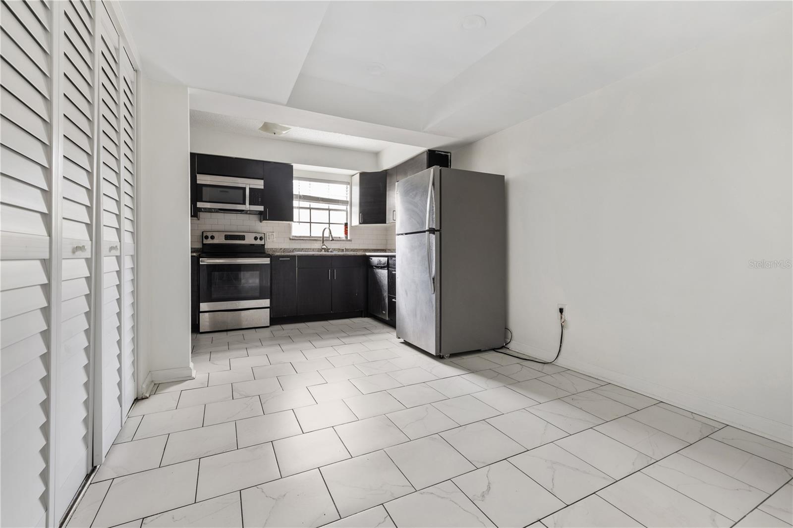 Image 8 of 21 For 14414 Reuter Strasse Circle 212