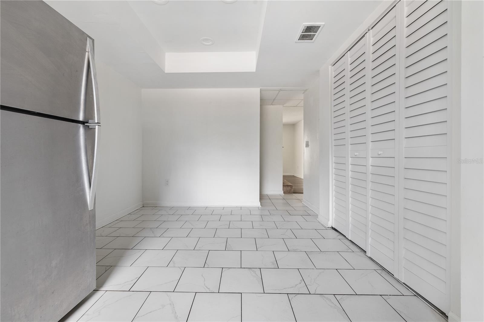 Image 9 of 21 For 14414 Reuter Strasse Circle 212