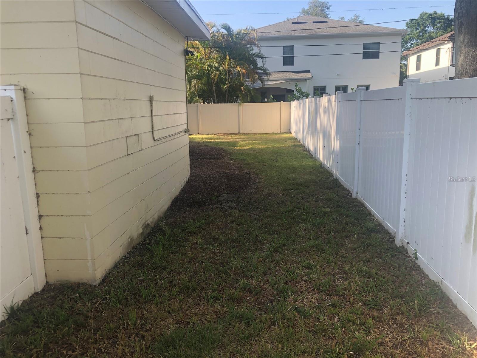 Image 16 of 19 For 3606 Thatcher Avenue