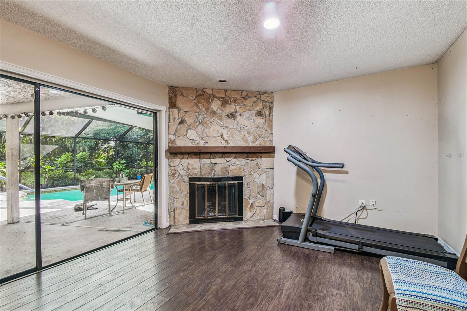 Image 10 of 35 For 1904 Teakwood Drive