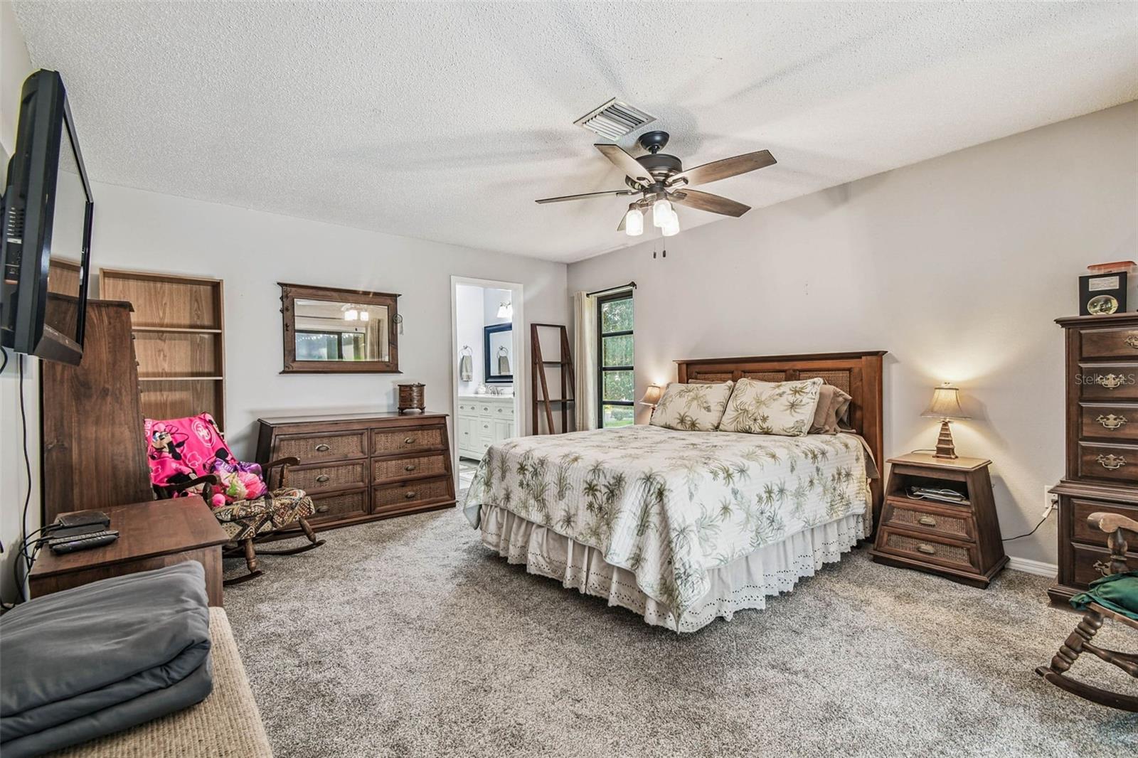 Image 11 of 35 For 1904 Teakwood Drive