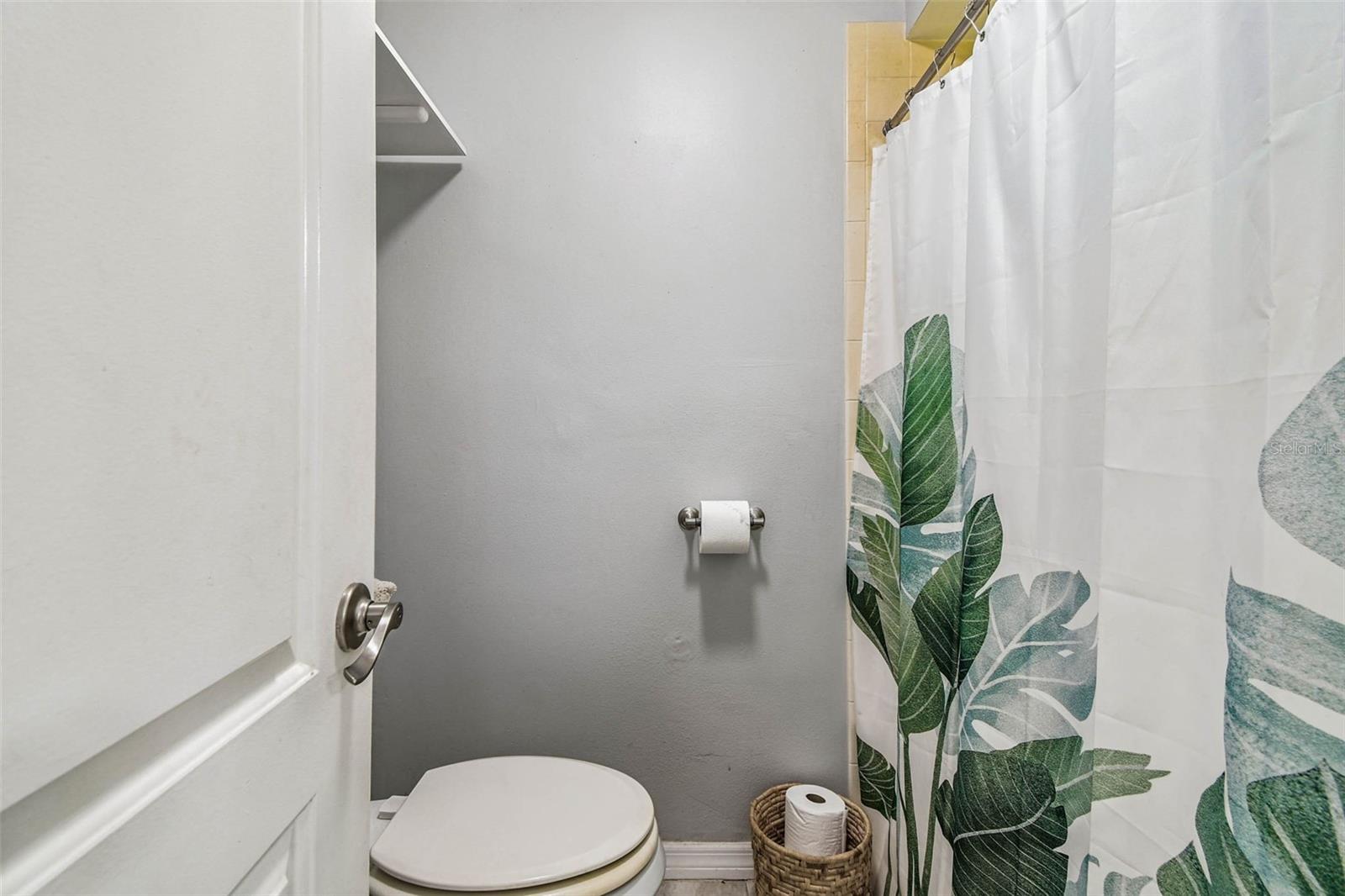 Image 14 of 35 For 1904 Teakwood Drive