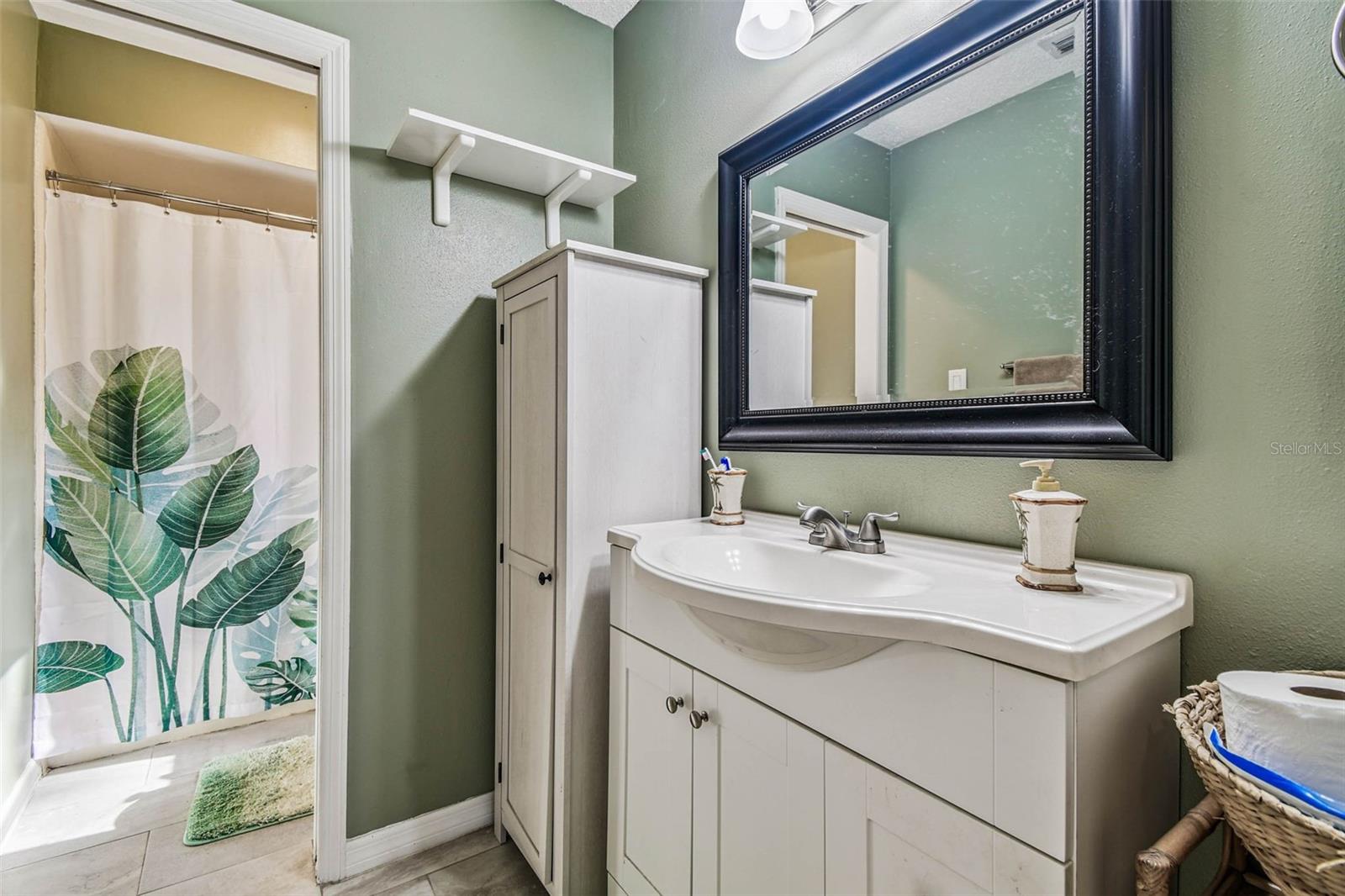 Image 17 of 35 For 1904 Teakwood Drive