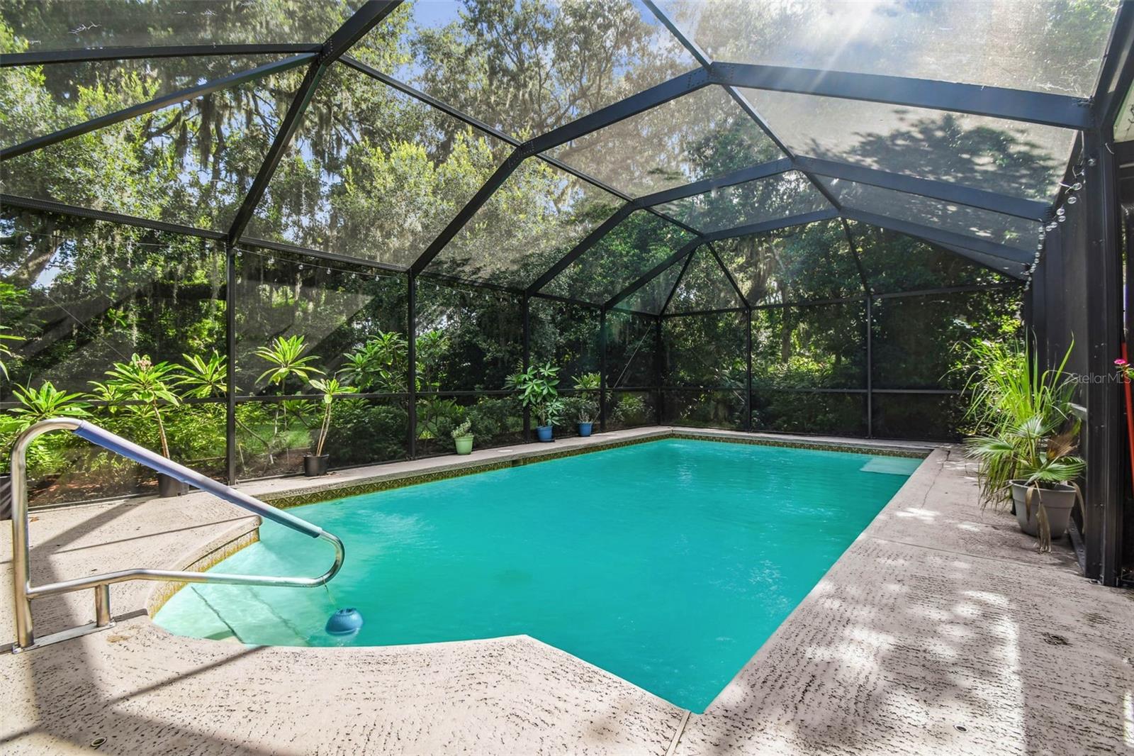 Image 21 of 35 For 1904 Teakwood Drive